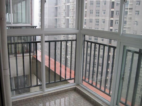 鋁合金門窗